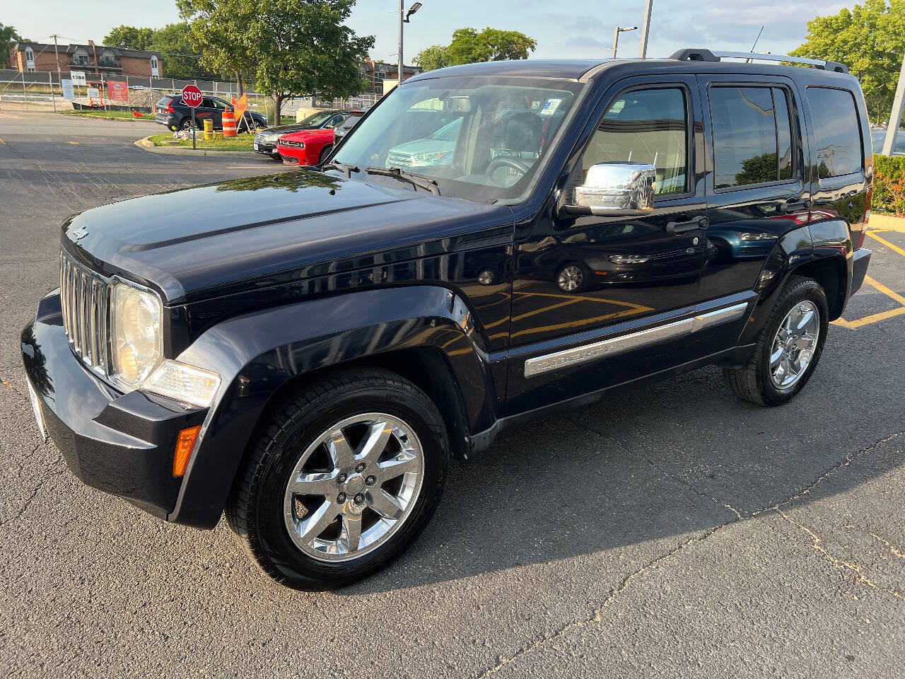 Used 2011 Jeep Liberty Limited w/ Tire & Wheel Group AWD/4WD image 6