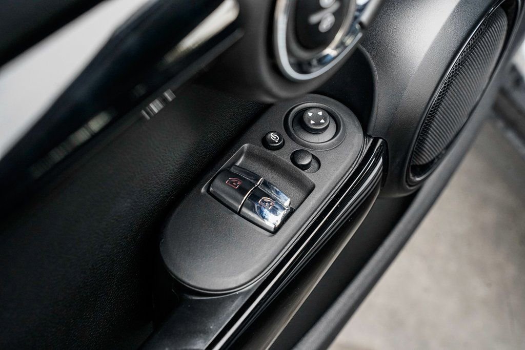 Certified 2024 MINI Cooper SE image 10