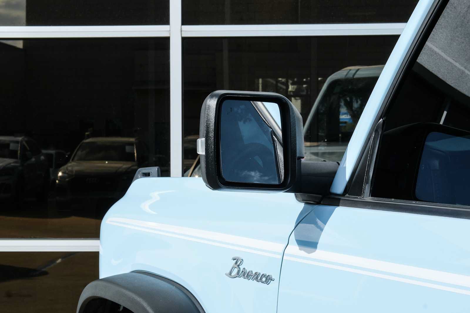 Used 2023 Ford Bronco Heritage Edition AWD/4WD image 17