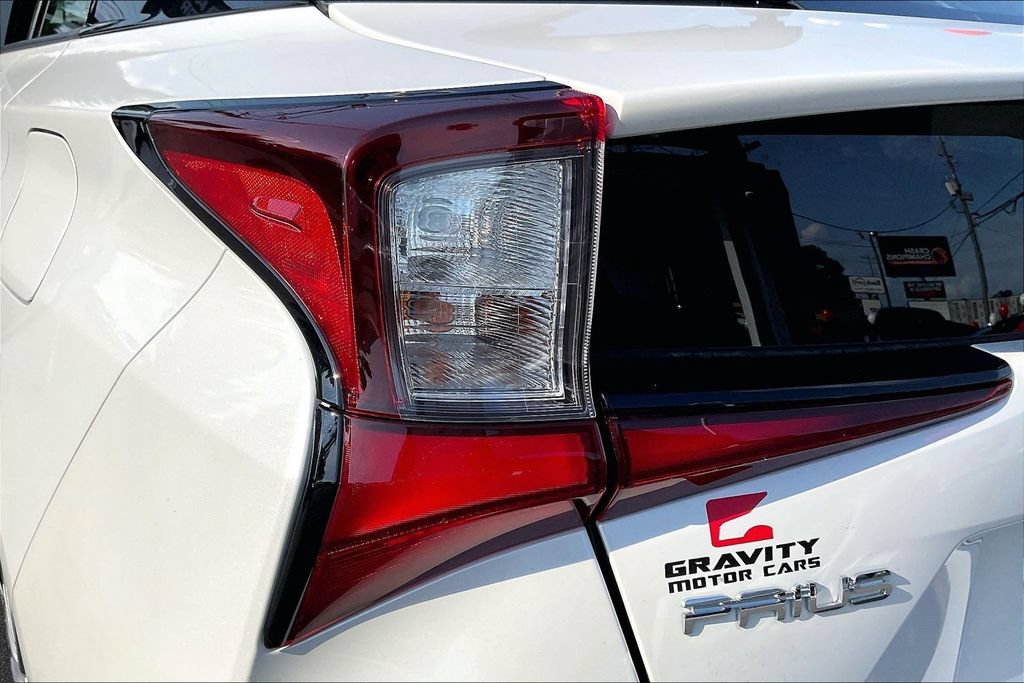 Used 2022 Toyota Prius LE FWD image 12
