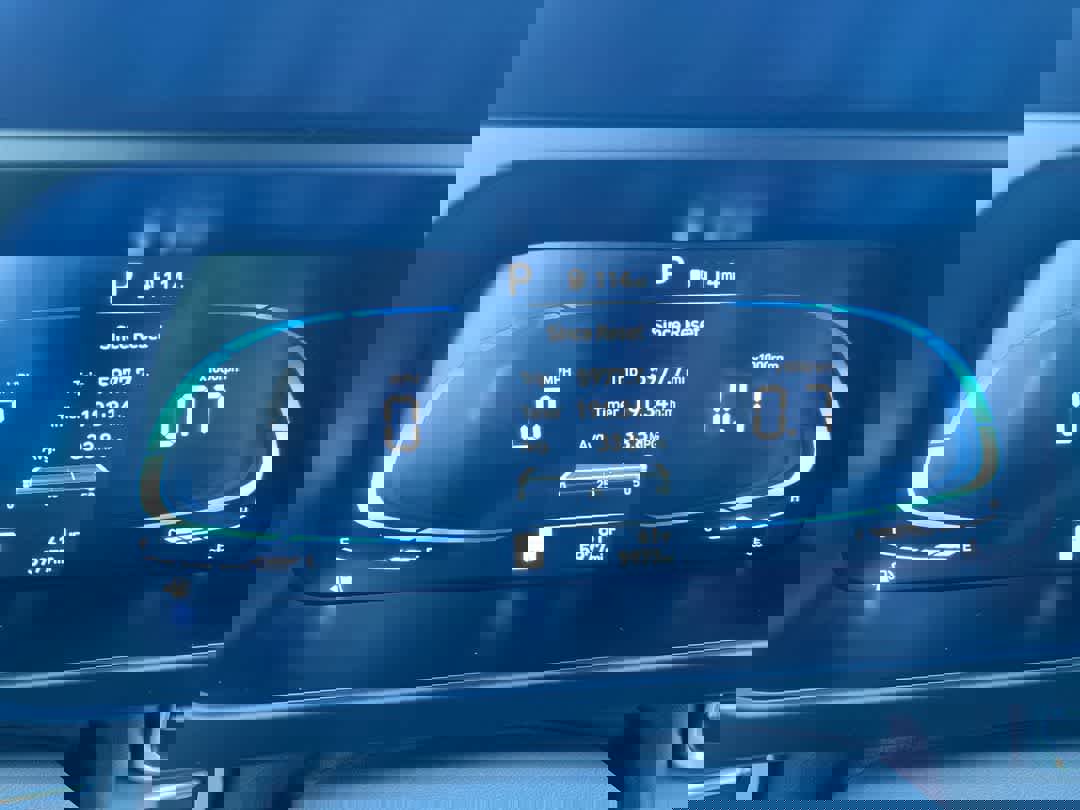 Used 2025 Hyundai Elantra Sport image 15