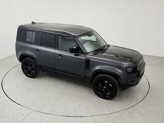 Used 2023 Land Rover Defender 110 image 15