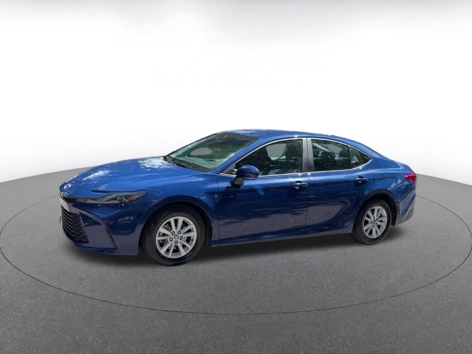 Used 2025 Toyota Camry LE FWD image 12