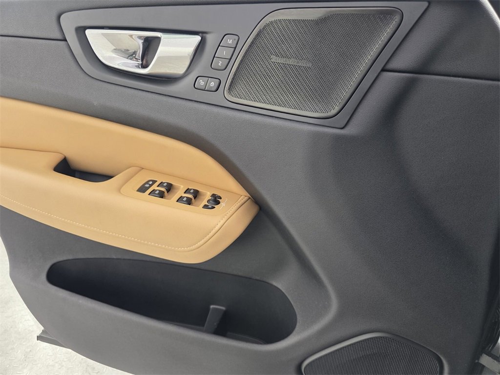 Used 2021 Volvo XC60 T5 Inscription w/ Protection Package Premier image 24