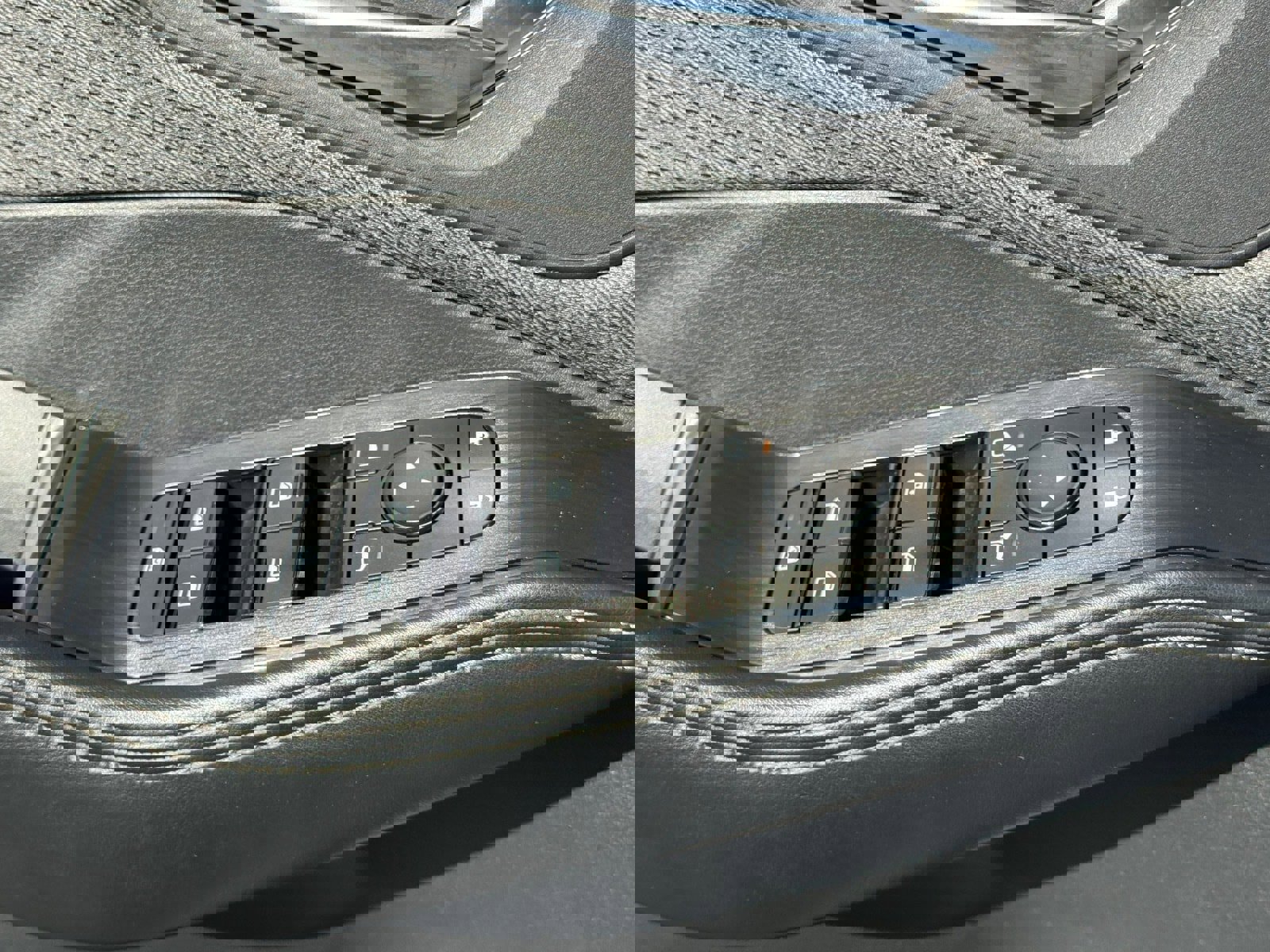 Used 2023 Nissan Rogue SV image 20