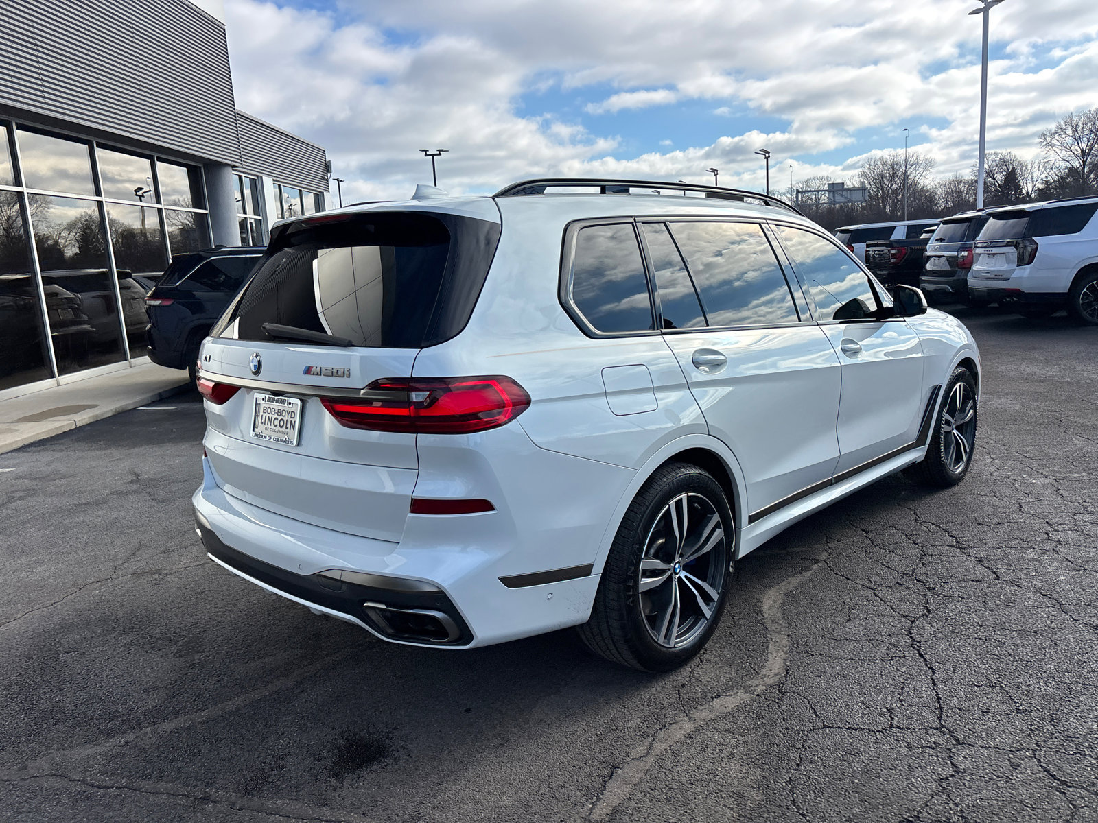 Used 2022 BMW X7 M50i w/ Cold Weather Package image 7