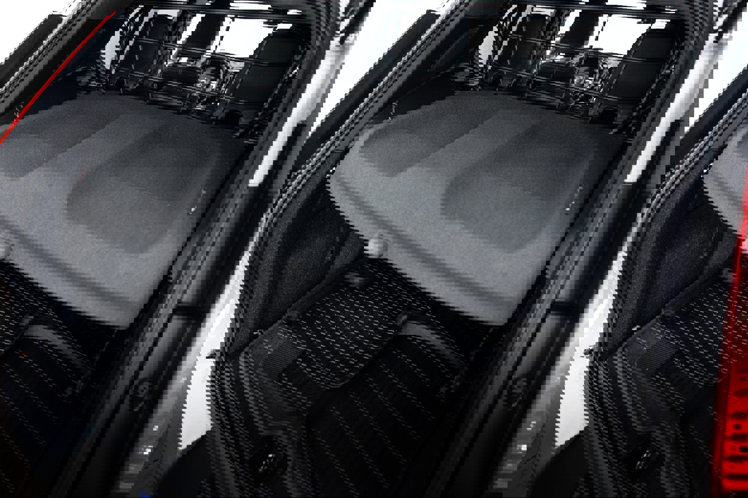 Used 2021 Volvo XC40 P8 Recharge image 23