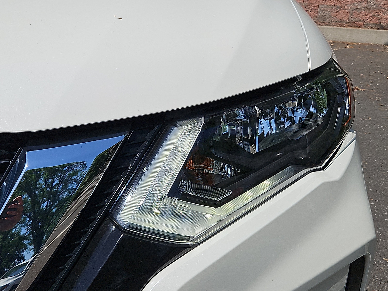 Certified 2019 Nissan Rogue SV w/ Premium Package AWD/4WD image 9