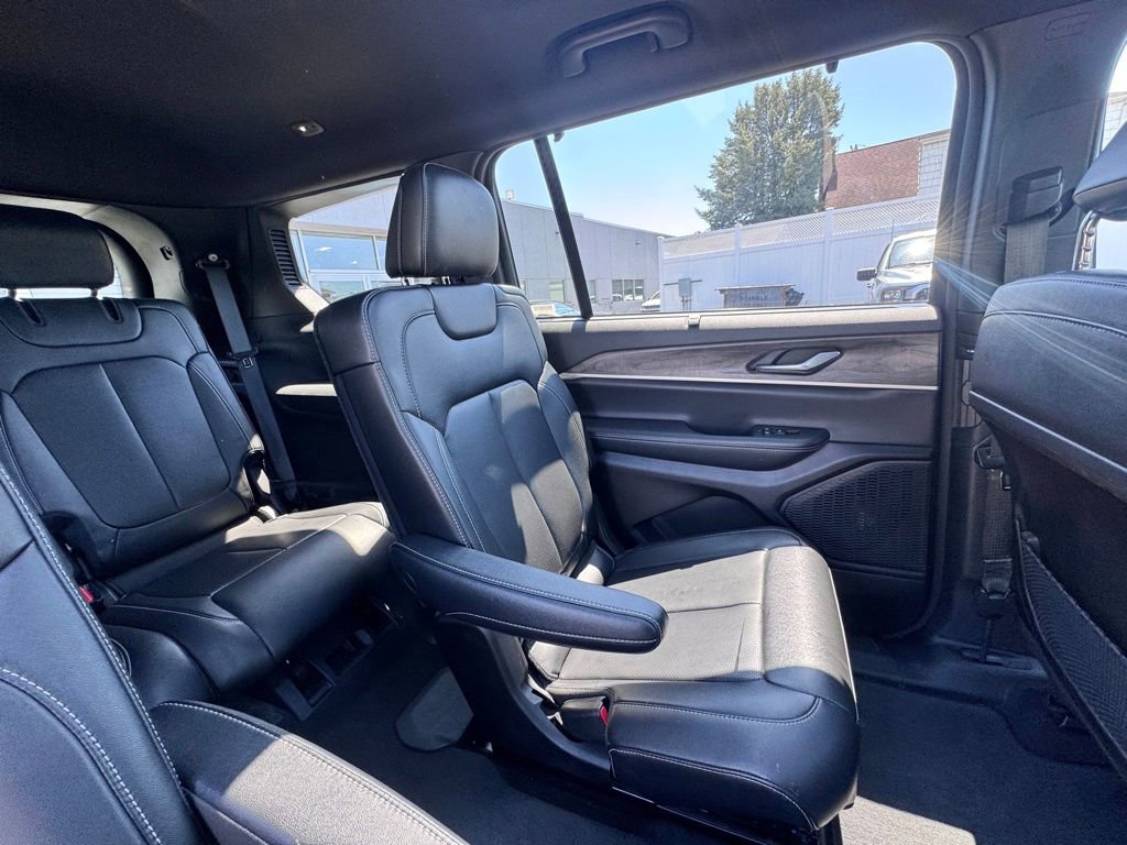 Used 2024 Jeep Grand Cherokee L Limited w/ Luxury Tech Group II AWD/4WD image 22