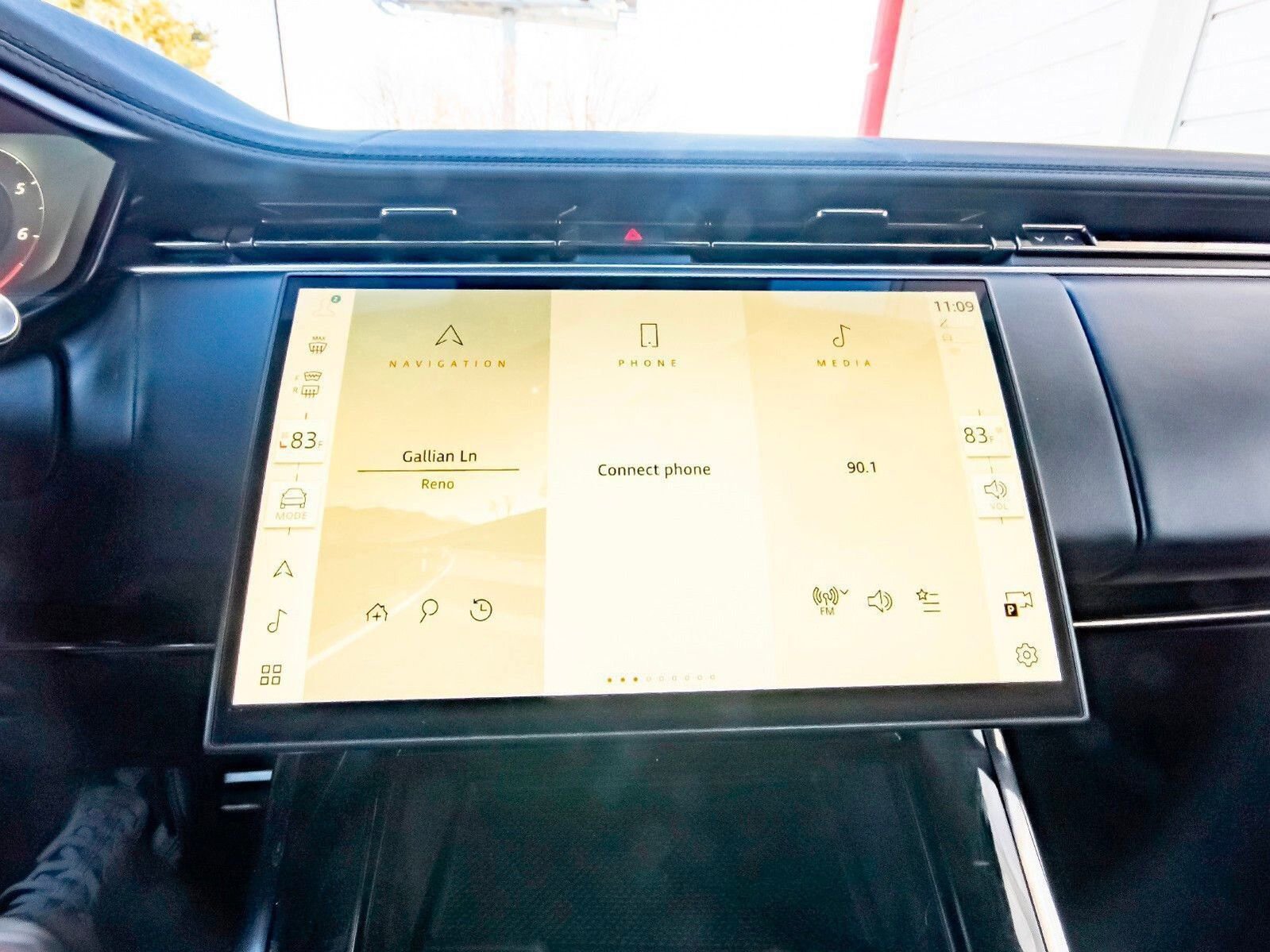 Used 2024 Land Rover Range Rover Sport Dynamic SE image 18