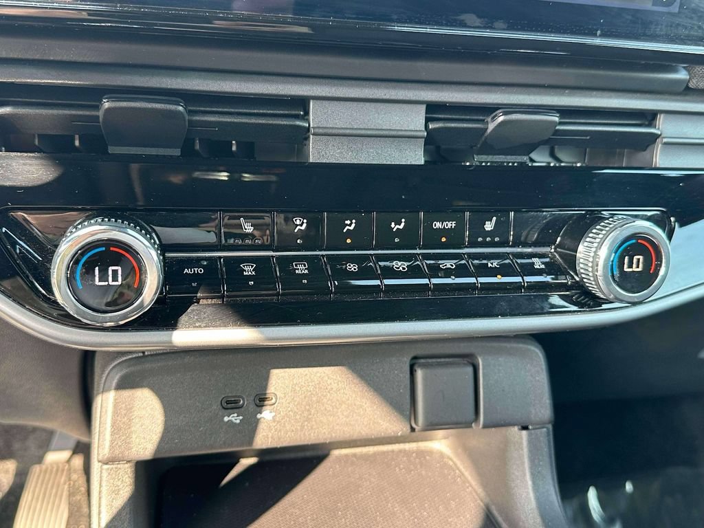Used 2024 Honda Prologue EX image 25
