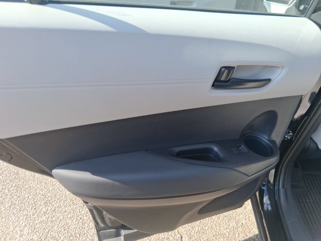 Used 2025 Toyota Corolla Cross L FWD image 16