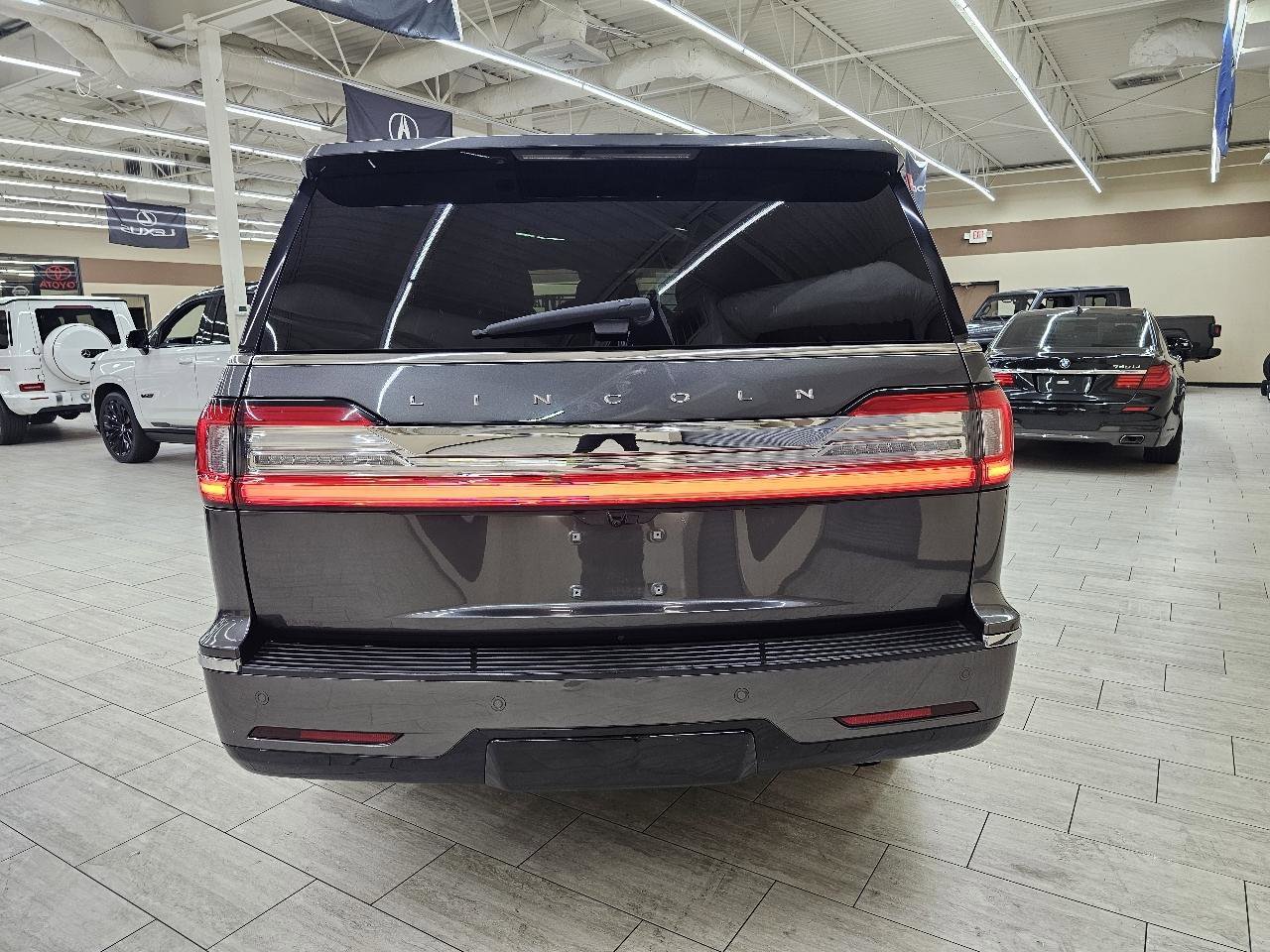 Used 2018 Lincoln Navigator Select w/ Technology Package image 7