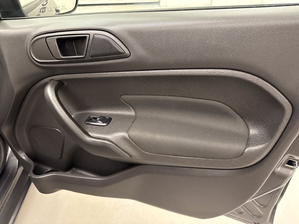 Used 2018 Ford Fiesta SE FWD image 30