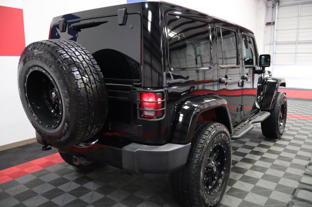 Used 2017 Jeep Wrangler Unlimited Sahara w/ Connectivity Group AWD/4WD image 23