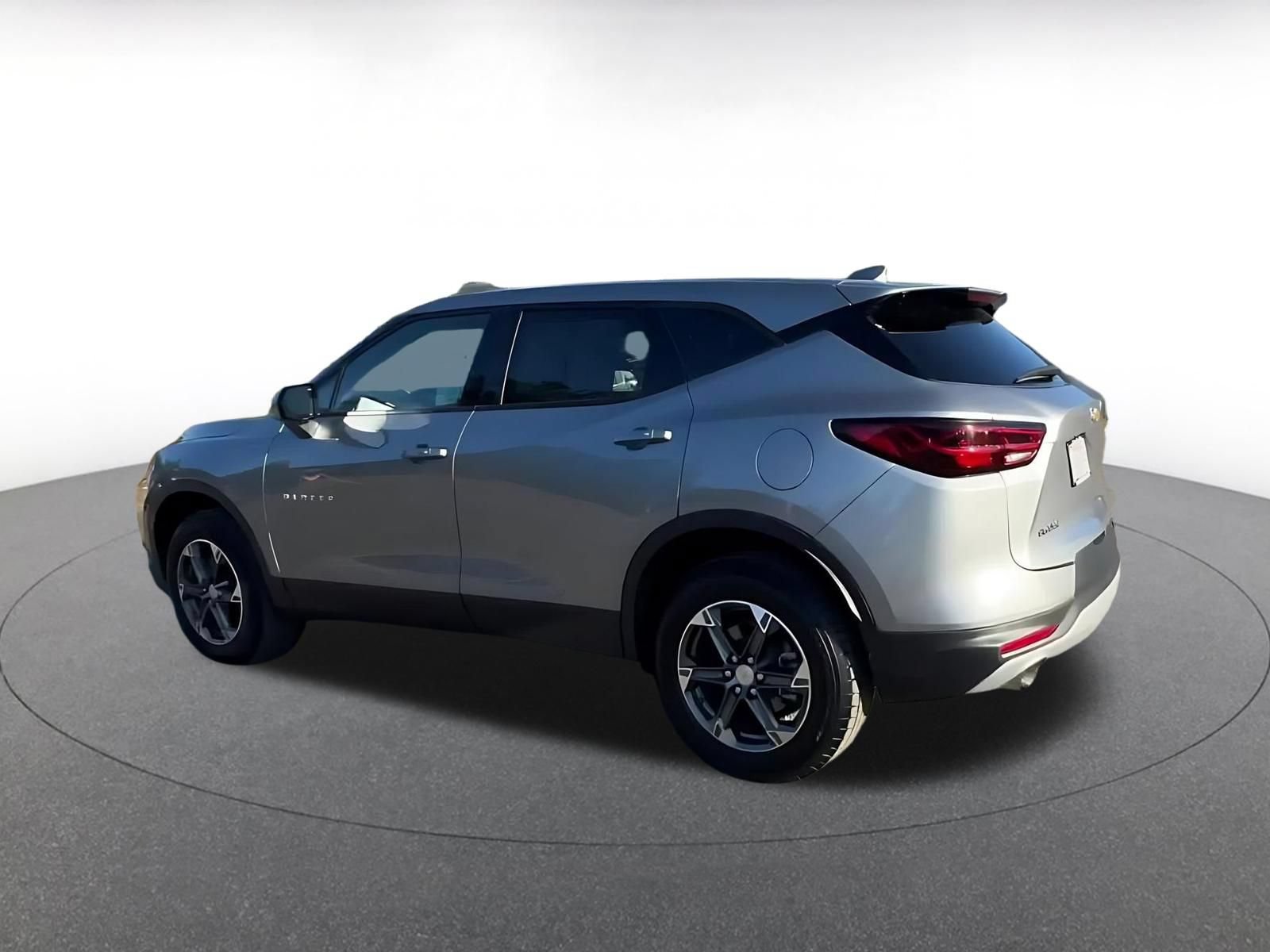 Used 2025 Chevrolet Blazer LT FWD image 10