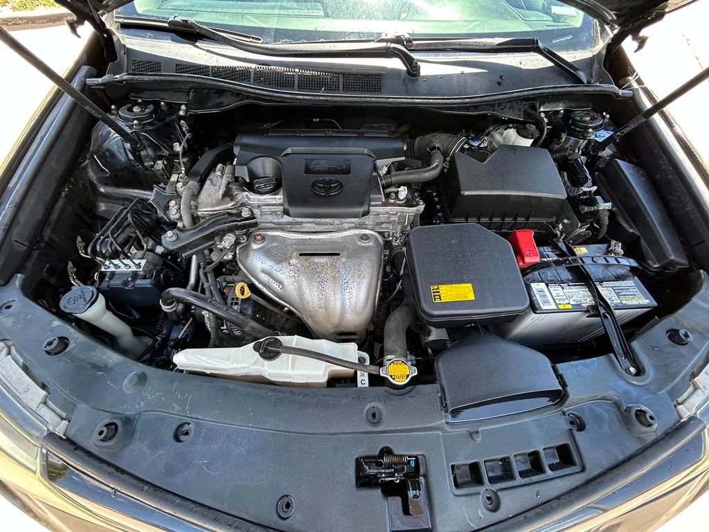 Used 2012 Toyota Camry SE w/ Leather Pkg FWD image 34