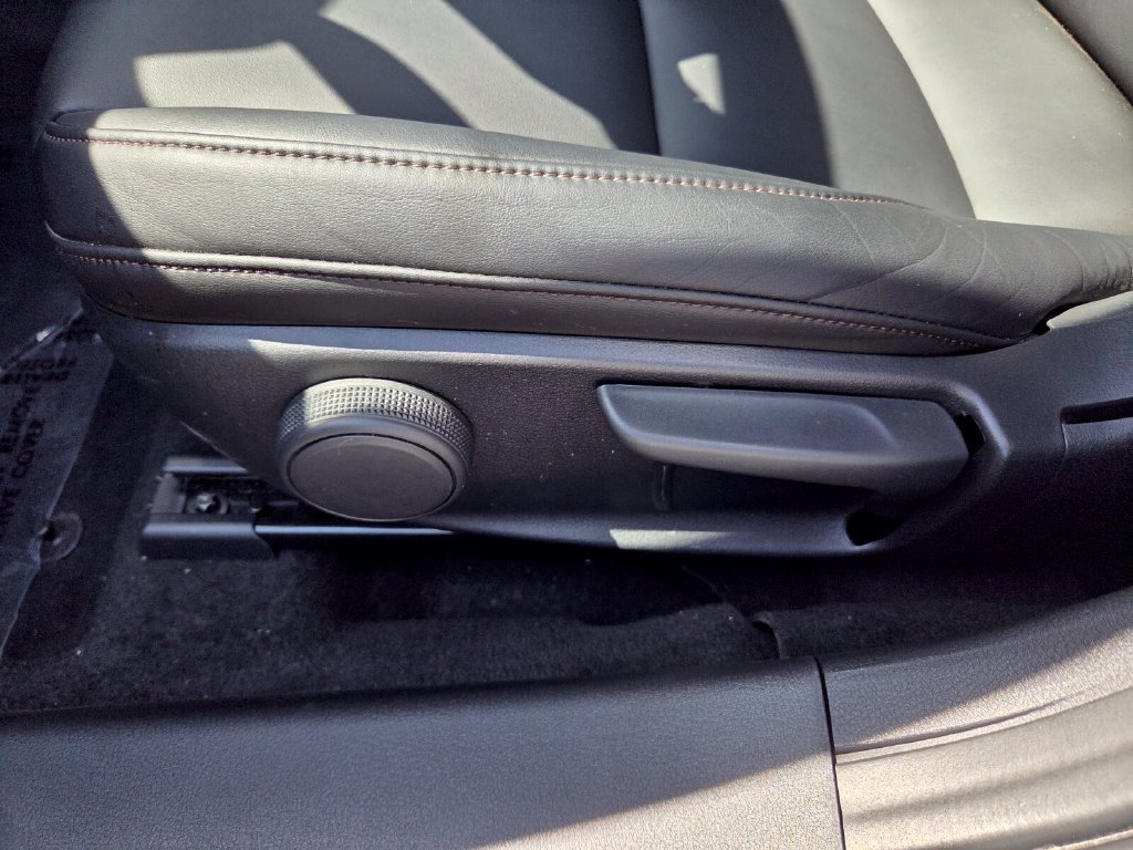 Used 2025 MAZDA MAZDA3 s FWD image 4