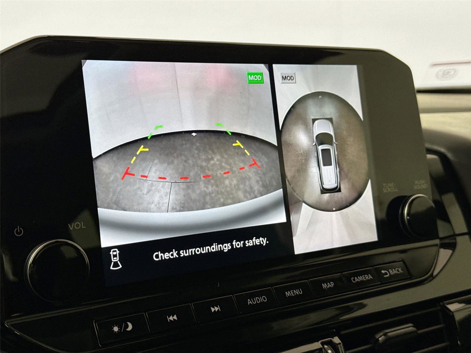 Used 2025 Nissan Pathfinder SL w/ SL Premium Package FWD image 24