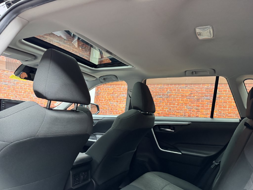 Used 2020 Toyota RAV4 XLE w/ Convenience Package AWD/4WD image 3