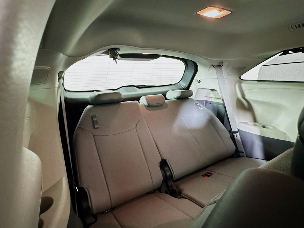 Used 2024 Toyota Sienna Limited image 34