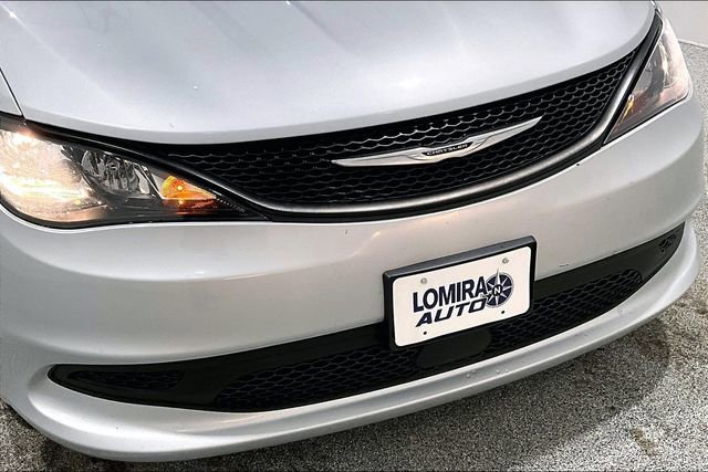 Used 2022 Chrysler Voyager LX image 35