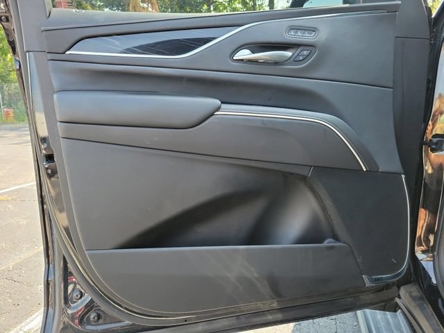 Certified 2024 Cadillac Escalade Sport w/ LPO, ONYX Package AWD/4WD image 21