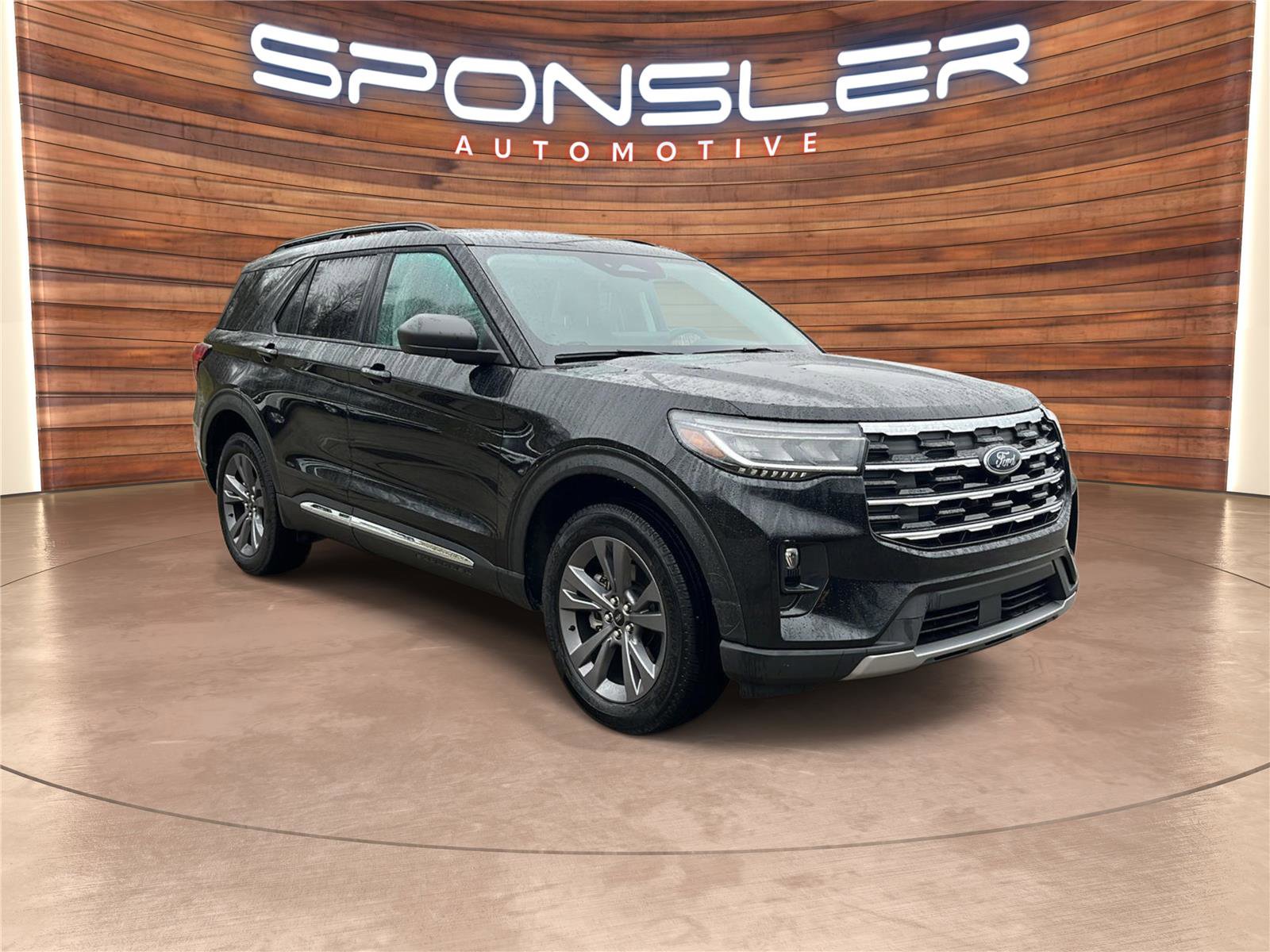 Used 2025 Ford Explorer Active w/ Active Comfort Package image 7