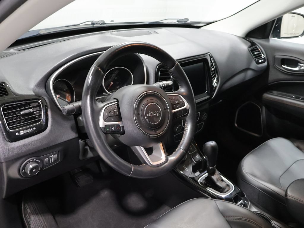 Used 2020 Jeep Compass Limited w/ Rear Convenience Group AWD/4WD image 16