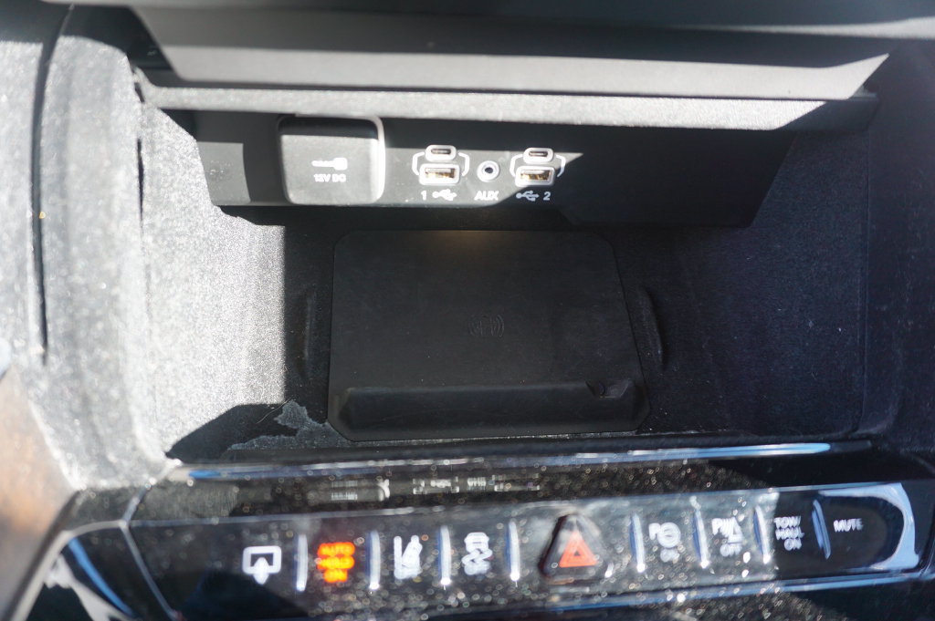 Used 2023 Jeep Grand Wagoneer 4WD image 17