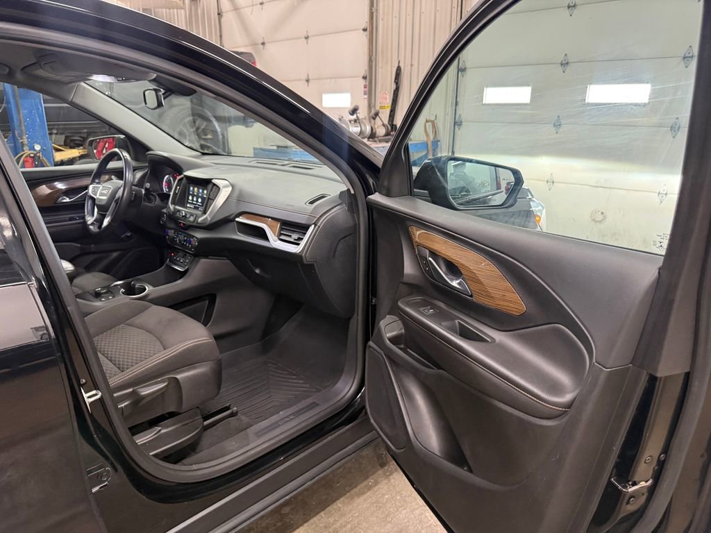 Used 2019 GMC Terrain SLE w/ Driver Convenience Package FWD image 34