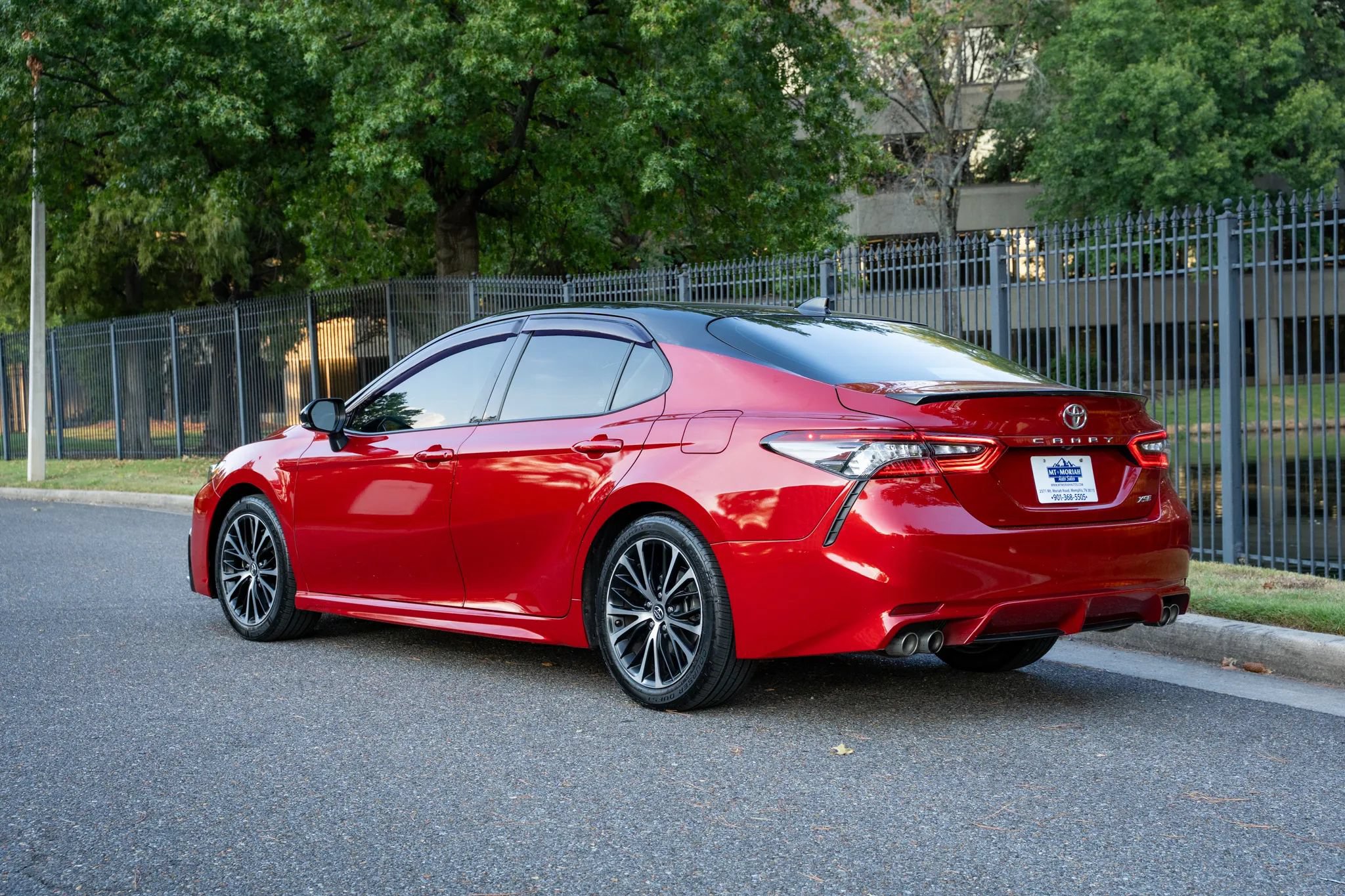Used 2022 Toyota Camry XSE FWD image 8