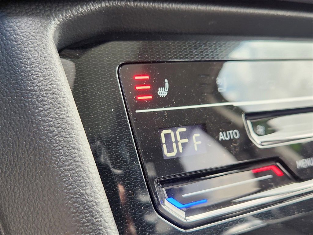 New 2025 Volkswagen Taos SEL image 21