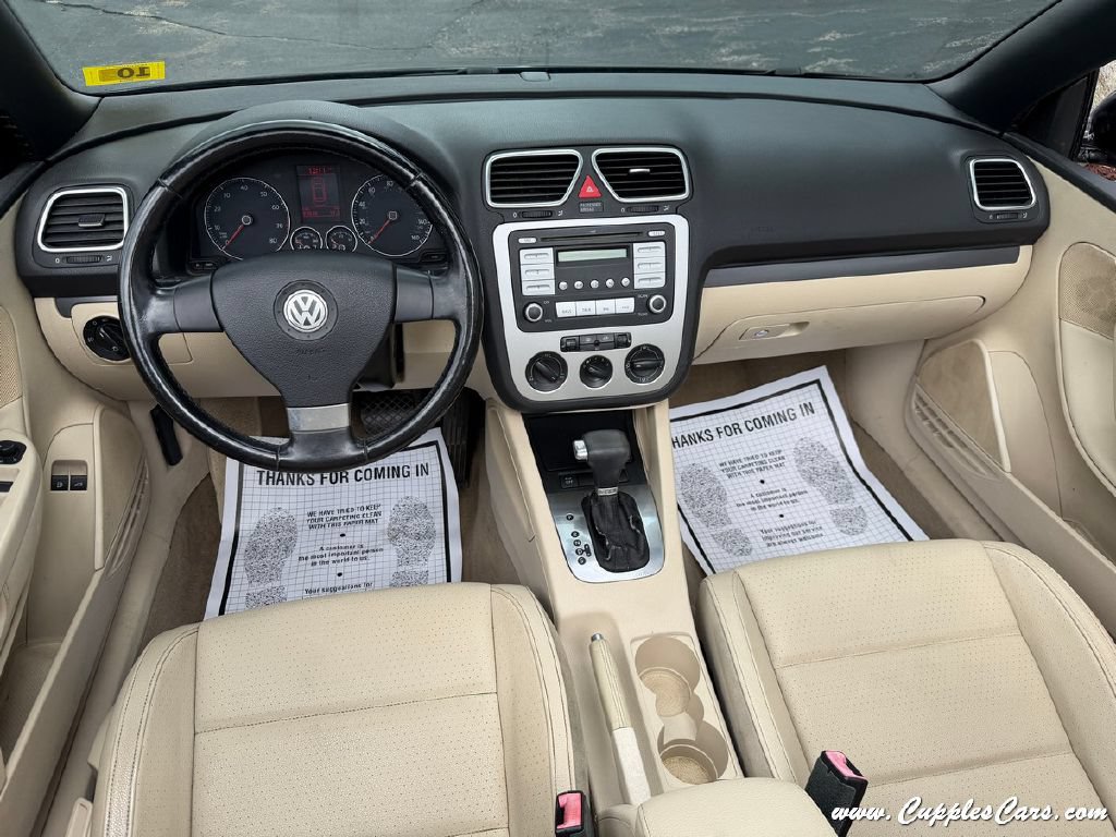 Used 2008 Volkswagen Eos 2.0T FWD image 15