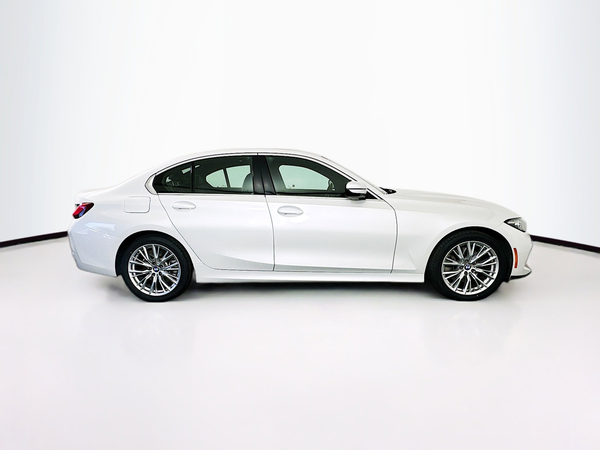 Used 2024 BMW 330i Sedan image 10