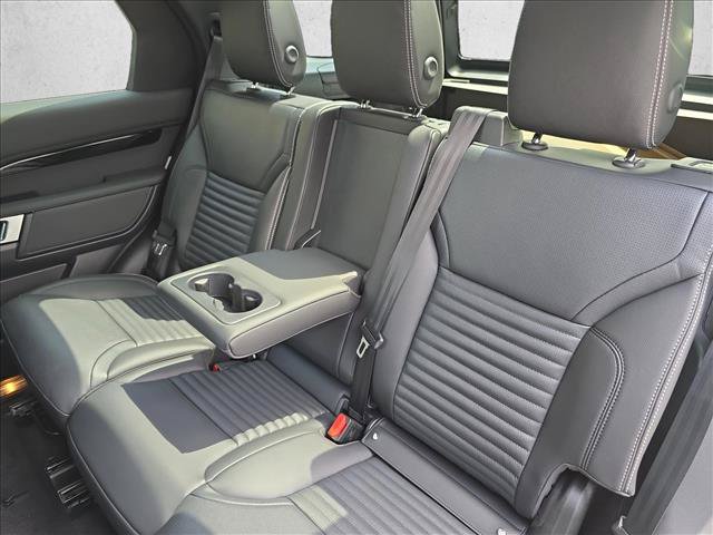 Used 2025 Land Rover Discovery S AWD/4WD image 16