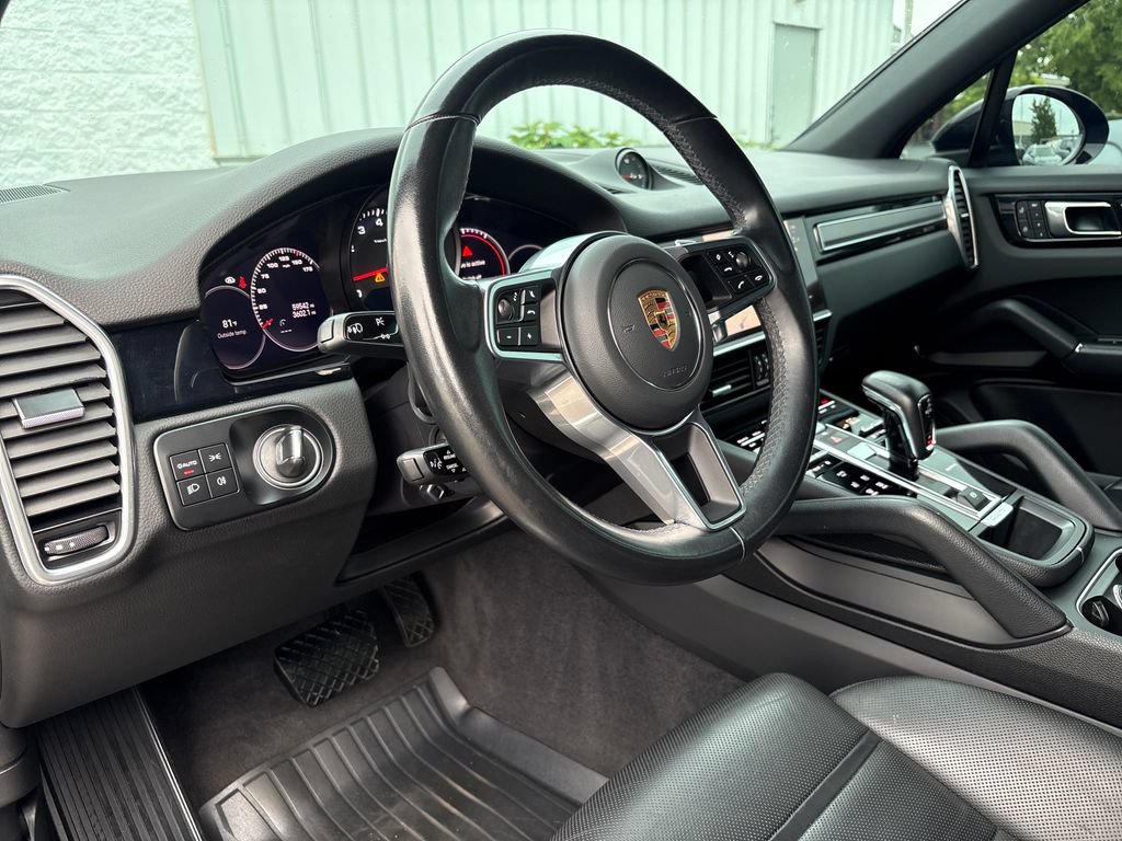 Used 2023 Porsche Cayenne Platinum Edition AWD/4WD image 11