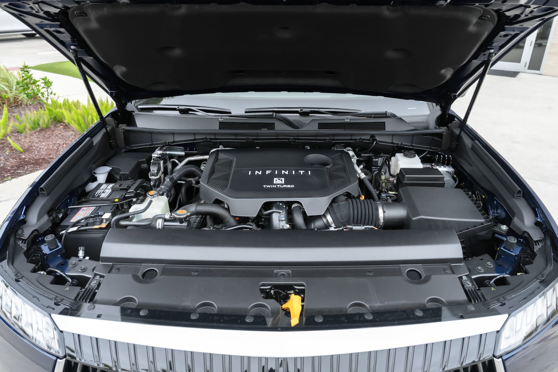 Certified 2026 INFINITI QX80 Luxe w/ Cargo Package AWD/4WD image 44