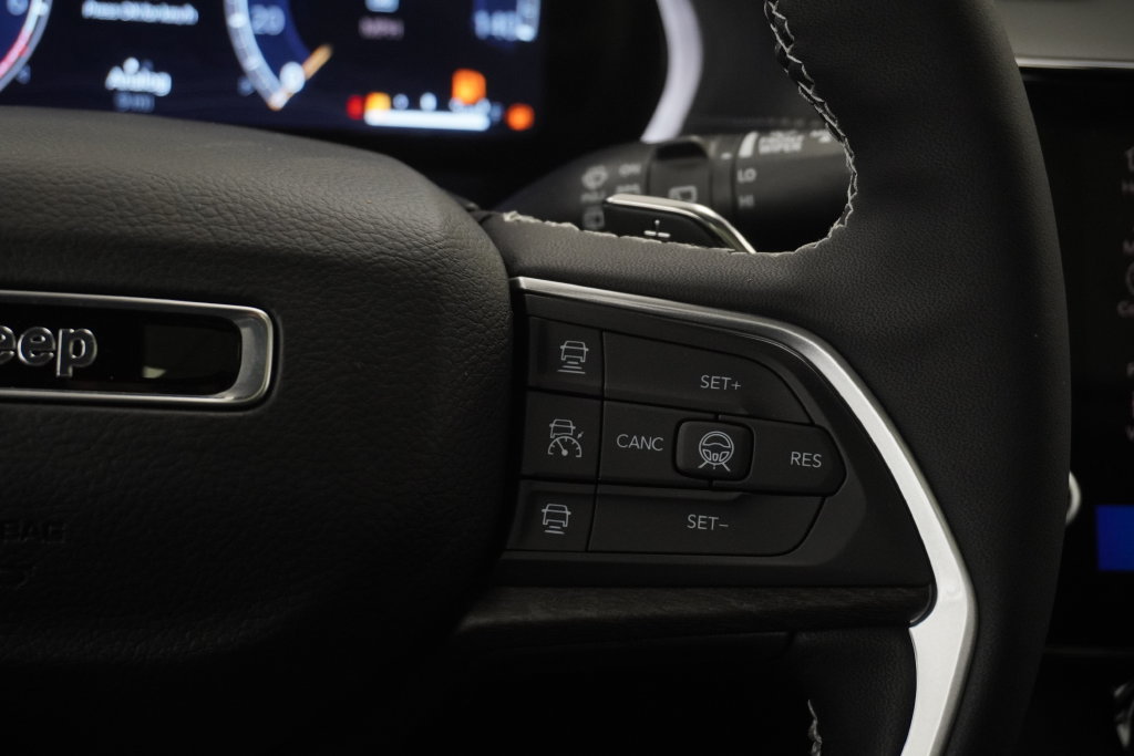 New 2026 Jeep Grand Cherokee Altitude AWD/4WD image 26
