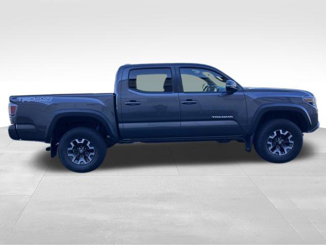 Used 2020 Toyota Tacoma TRD Off-Road w/ Technology Package AWD/4WD image 16