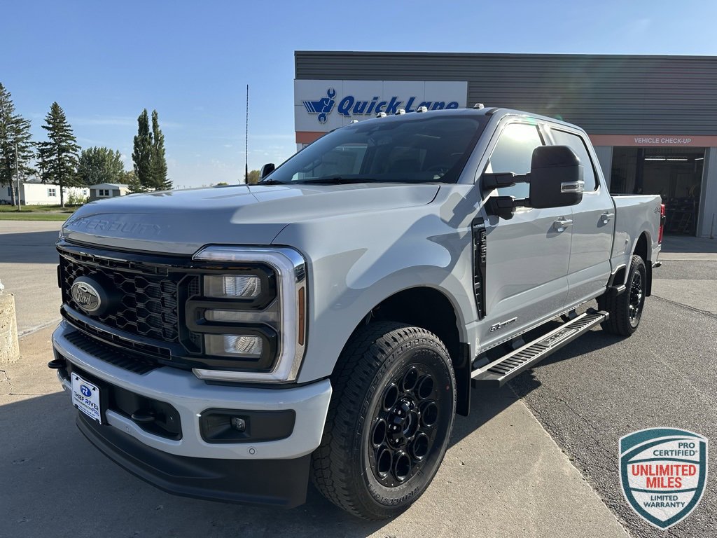 New 2026 Ford F350 Lariat w/ Black Appearance Package