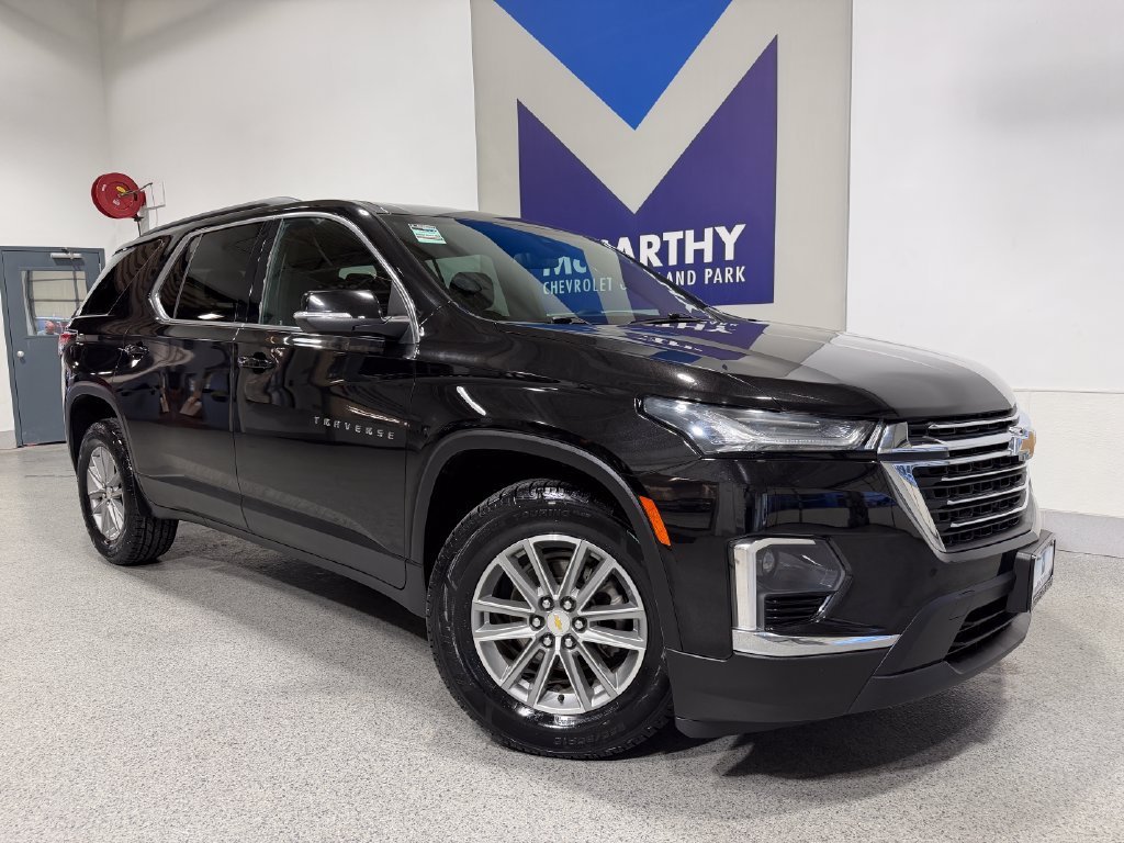 Used 2023 Chevrolet Traverse LT w/ LPO, Cargo Package FWD image 2