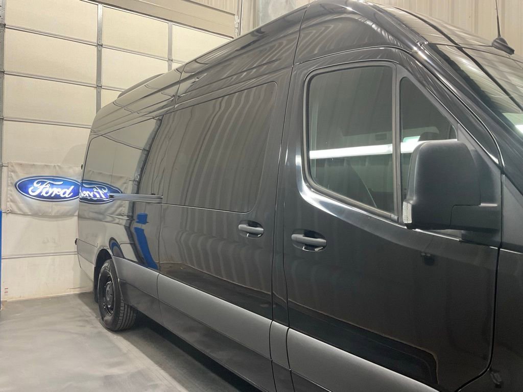 Used 2024 Mercedes-Benz Sprinter 2500 image 4