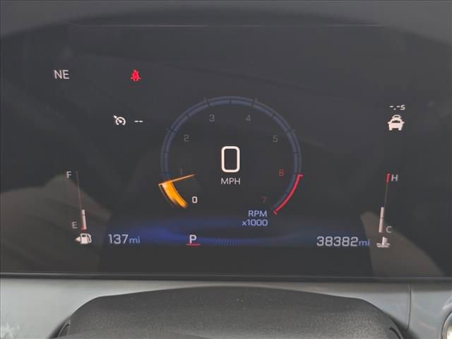 Certified 2025 Chevrolet Trax LT image 22