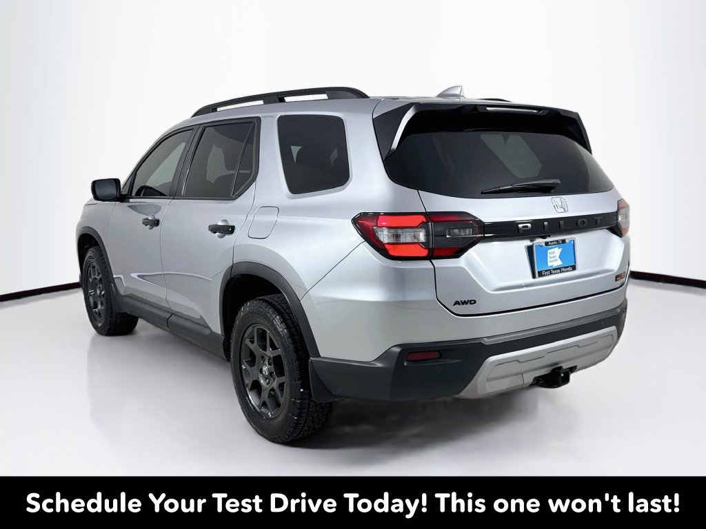 Used 2024 Honda Pilot TrailSport image 6