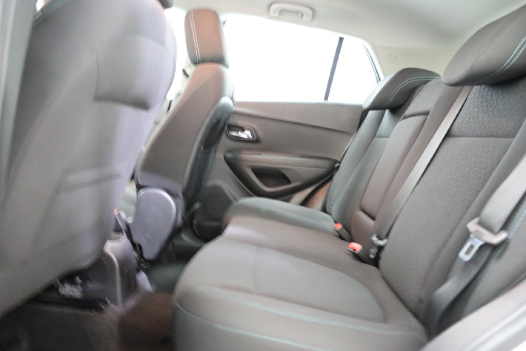 Used 2016 Chevrolet Trax LS w/ LPO, Cargo Package FWD image 9
