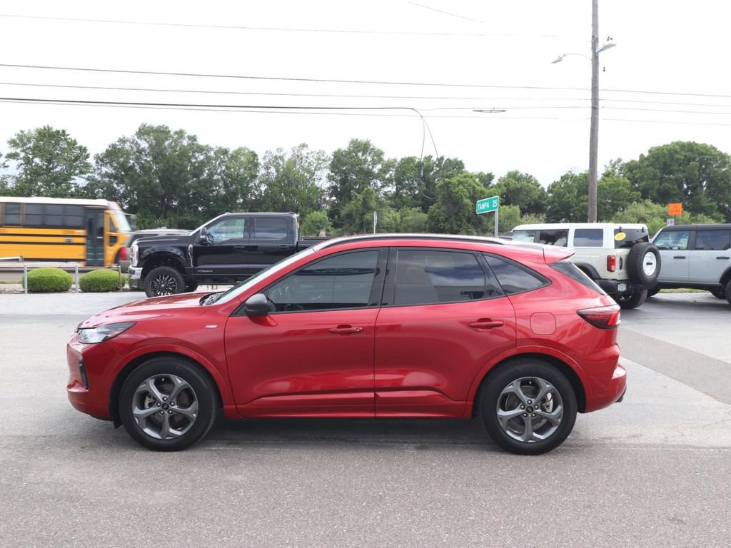 Used 2023 Ford Escape ST-Line w/ Tech Pack #1 FWD image 5