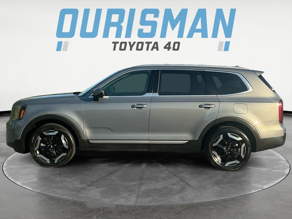 Used 2025 Kia Telluride S FWD image 4