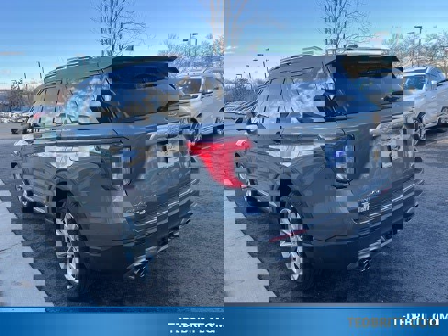 Used 2022 Ford Explorer Platinum w/ Equipment Group 601A image 6