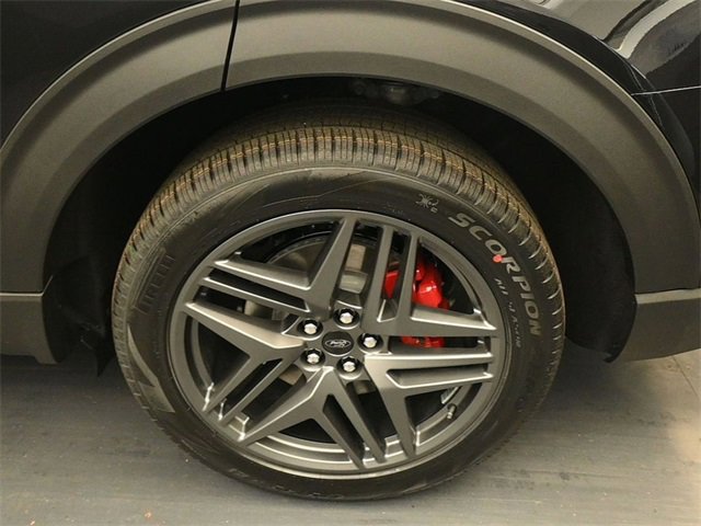 New 2026 Ford Explorer ST w/ Sun And Sound Package image 9